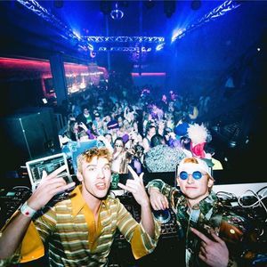 Meet your Posher, Levi